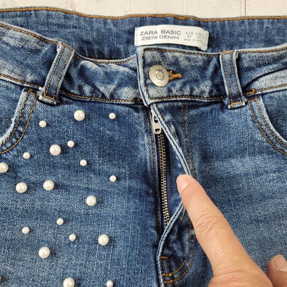 Zara Woman’s blue Pearl embroidered 2” jean shorts size 8 - Picture 5 of 12